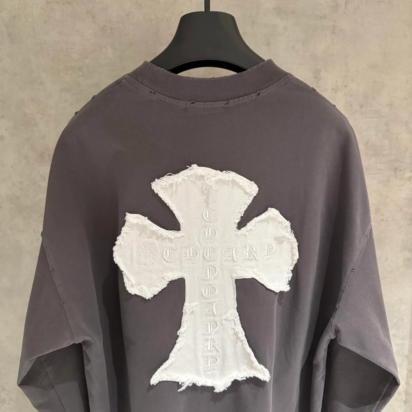 🅿️350 [Strict quality control] CH Croixin's new long-sleeved sweatshirt T-shirt. Heavy 420g double yarn fabric. Wash the whole garment twice. Frayed and torn on all four sides. Heavy fabric. The neckline is made of icy Solona. Loose fit. Deep, wide and stylish. No deformation or shrinkage. Color: 3 colors, black, white and gray. Size: M-2xl